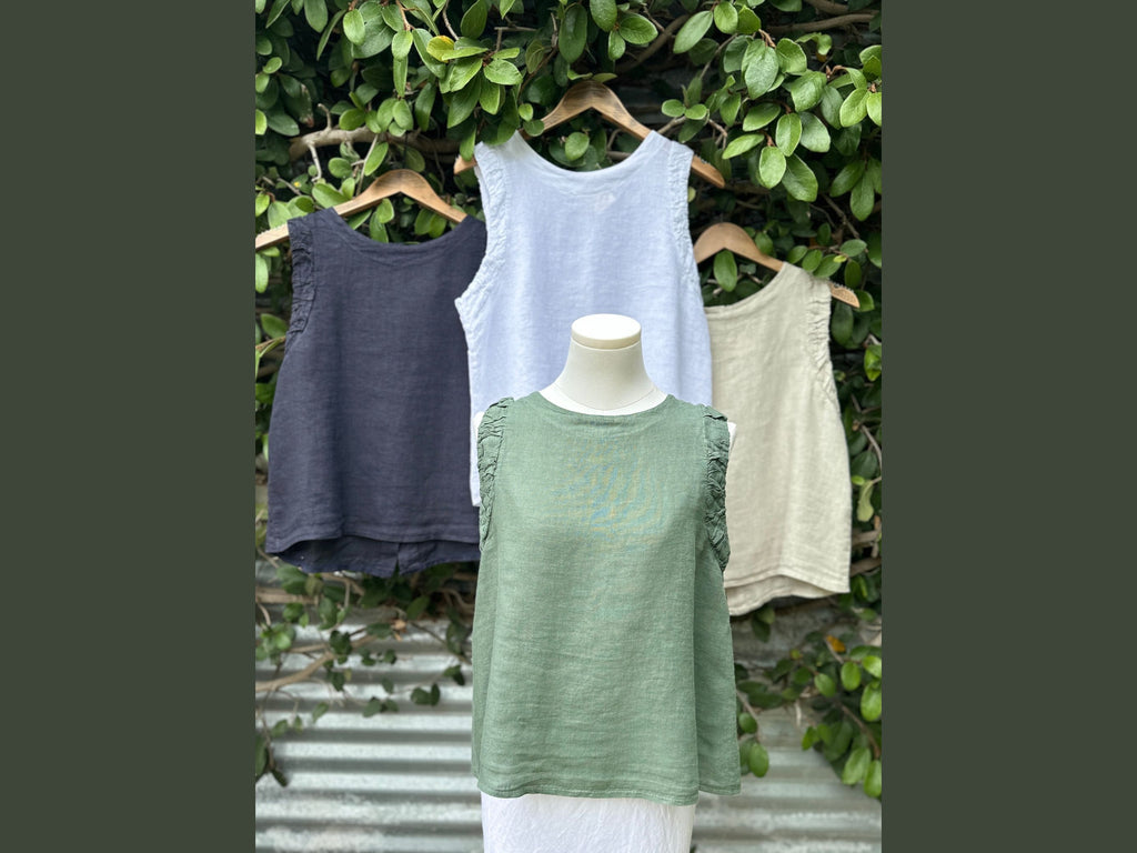 sleeveless ruched button back top (one size)
