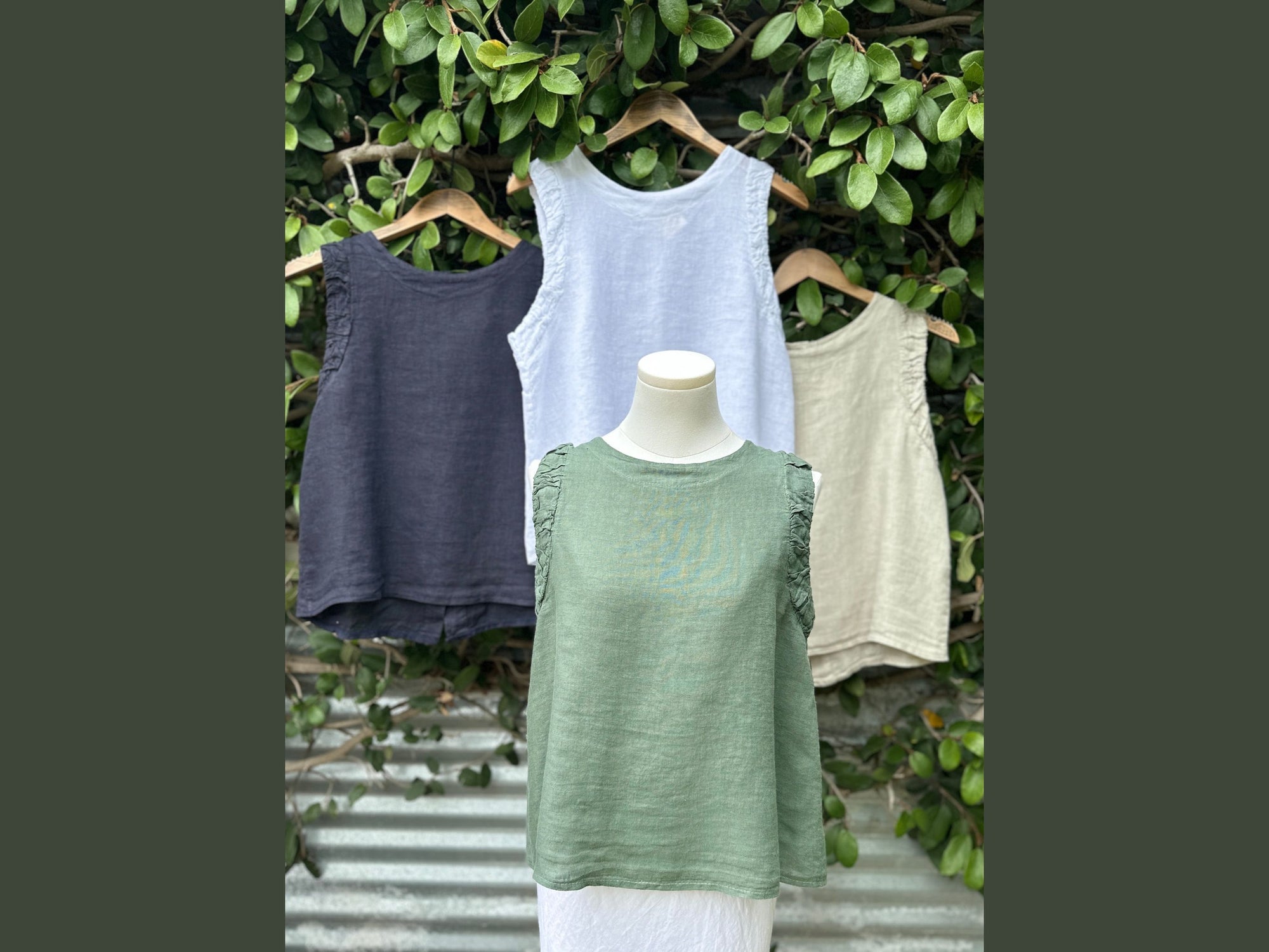 sleeveless ruched button back top (one size)