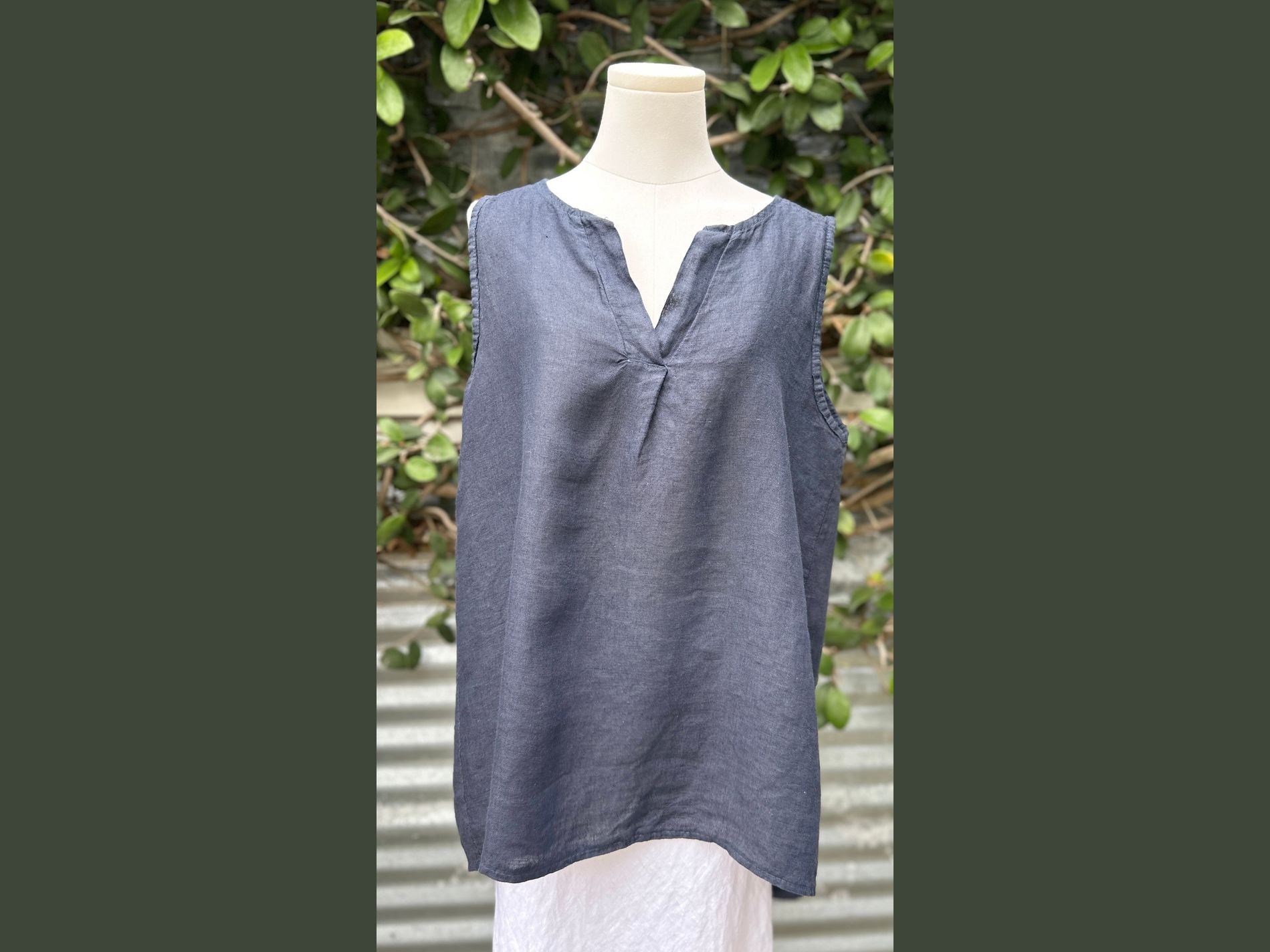 sleeveless pinched blouse (one size)