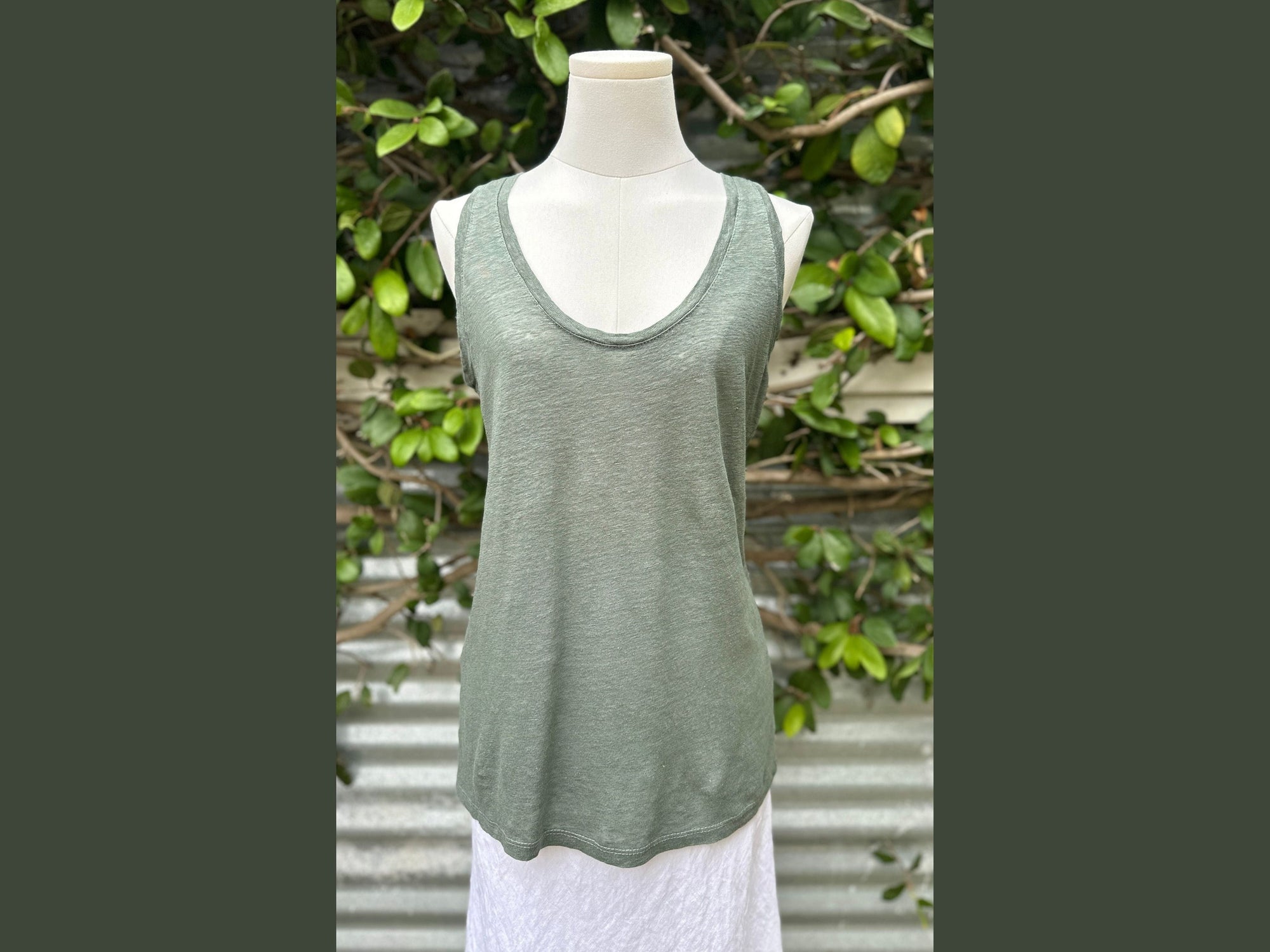 linen/cotton scoop neck tank (one size)