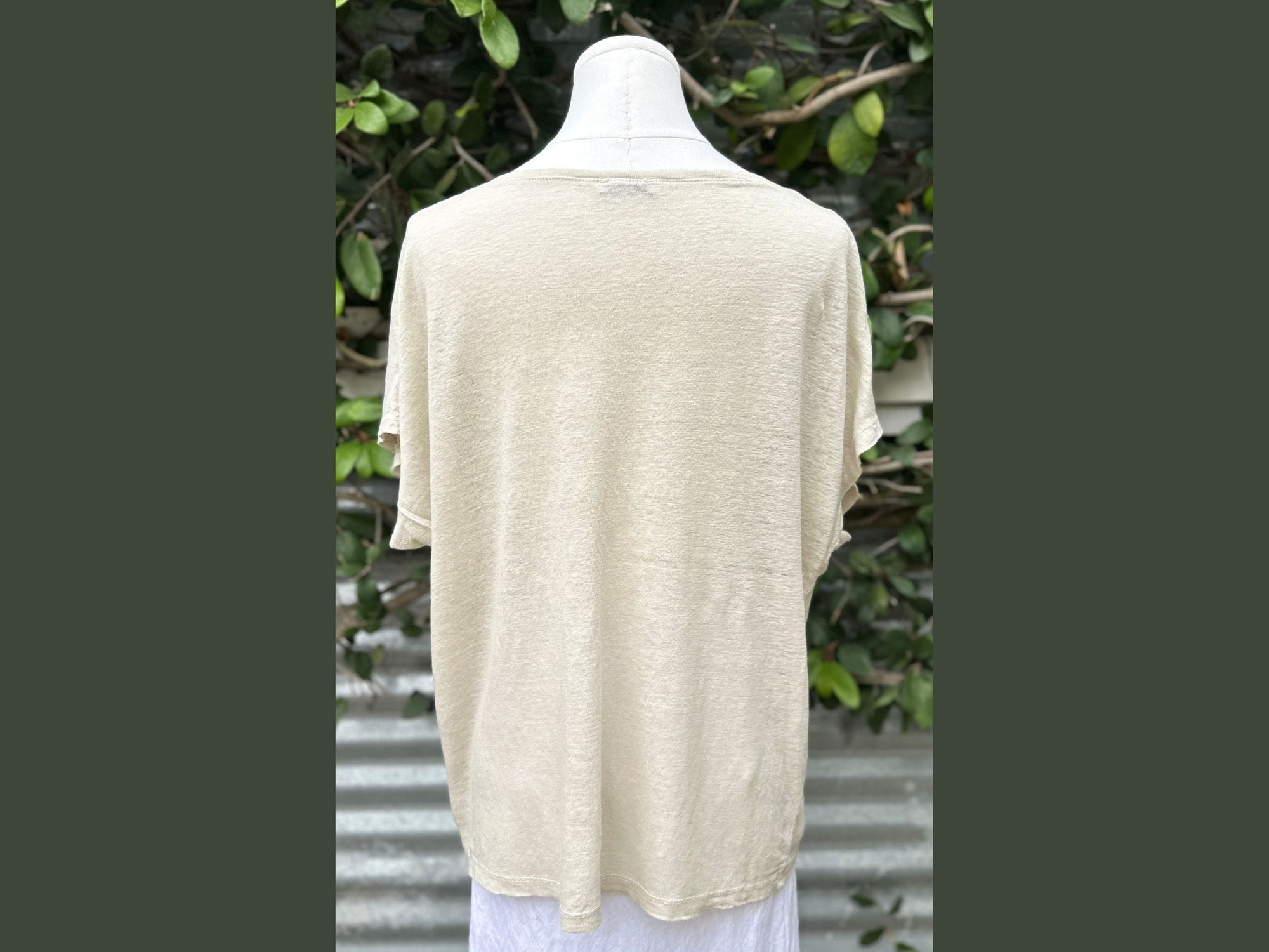 linen/cotton v-neck t-shirt