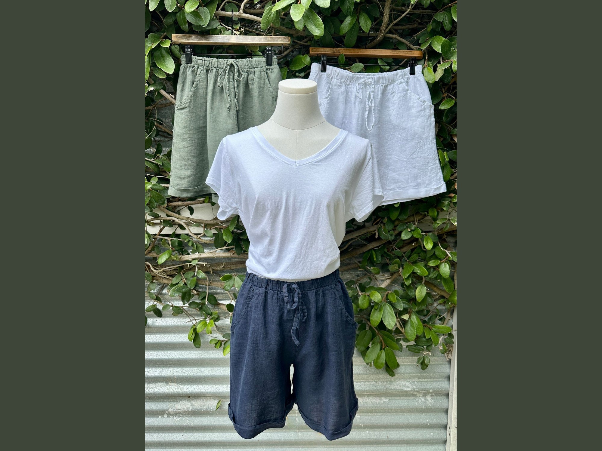 original cuffed linen shorts (one size)