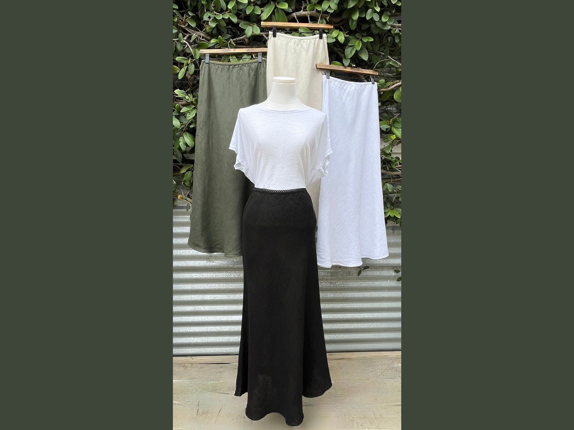 bias cut long linen skirt (one size)