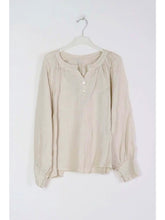 Load image into Gallery viewer, two button linen blouse