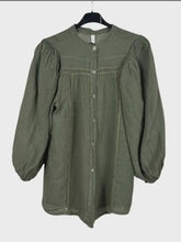 Load image into Gallery viewer, three quarter sleeve eyelet blouse